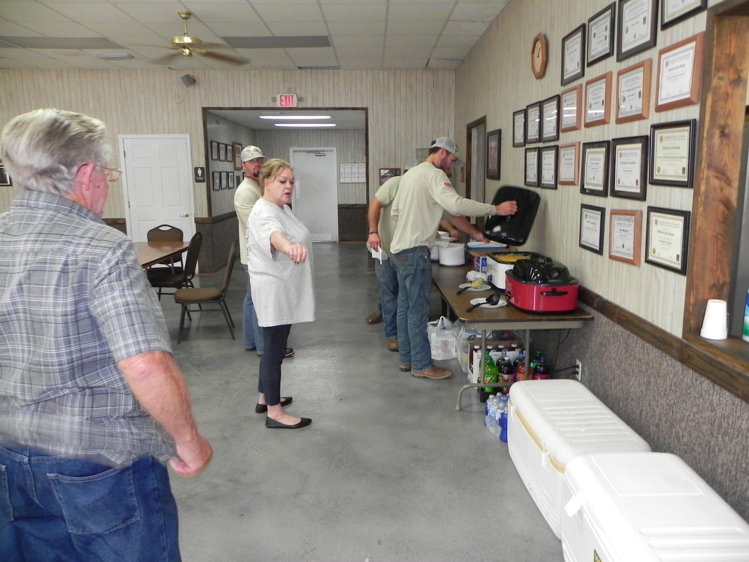 Robertsdale seniors feed first responders